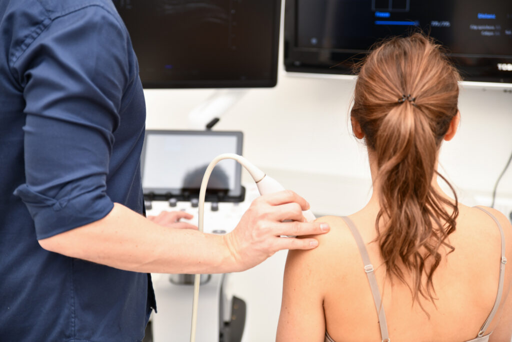 Ultraschalluntersuchung bei Schulterschmerzen